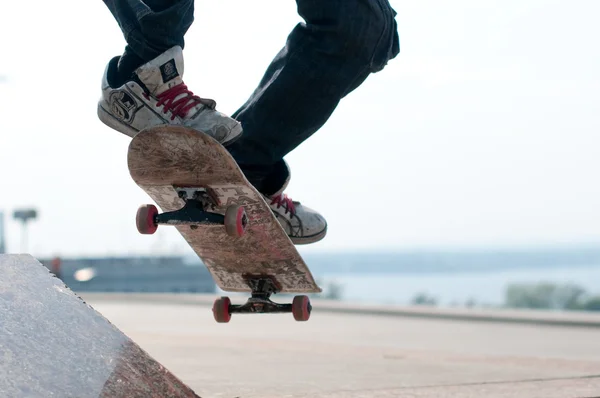 skateboarding tricks